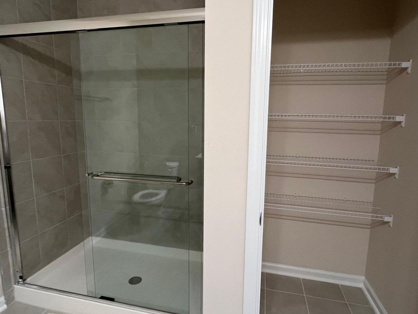 Room In 3 Bedroom Home At Preveza Pl – photo 5