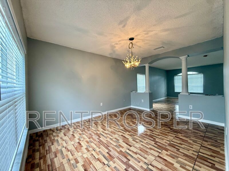 677 Elbridge Dr – photo 5