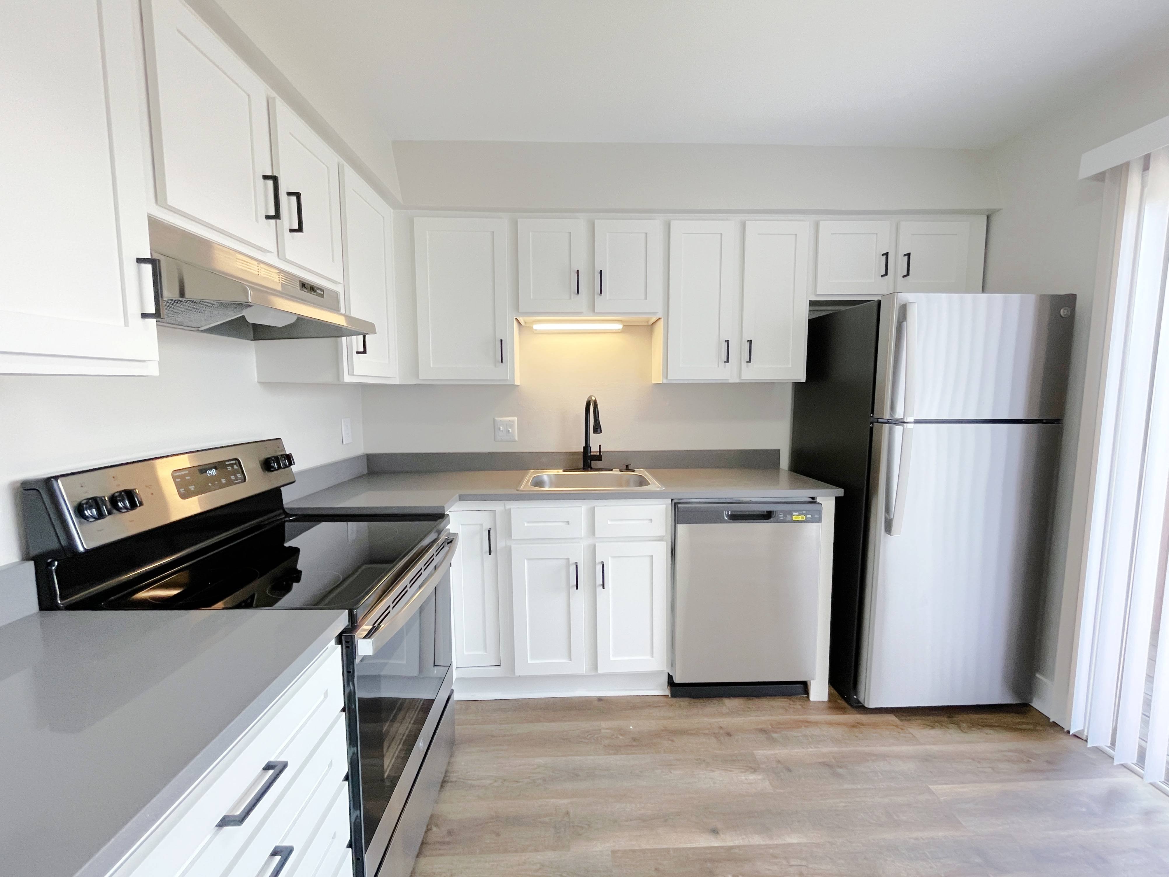 87th Street Apartments – photo 1