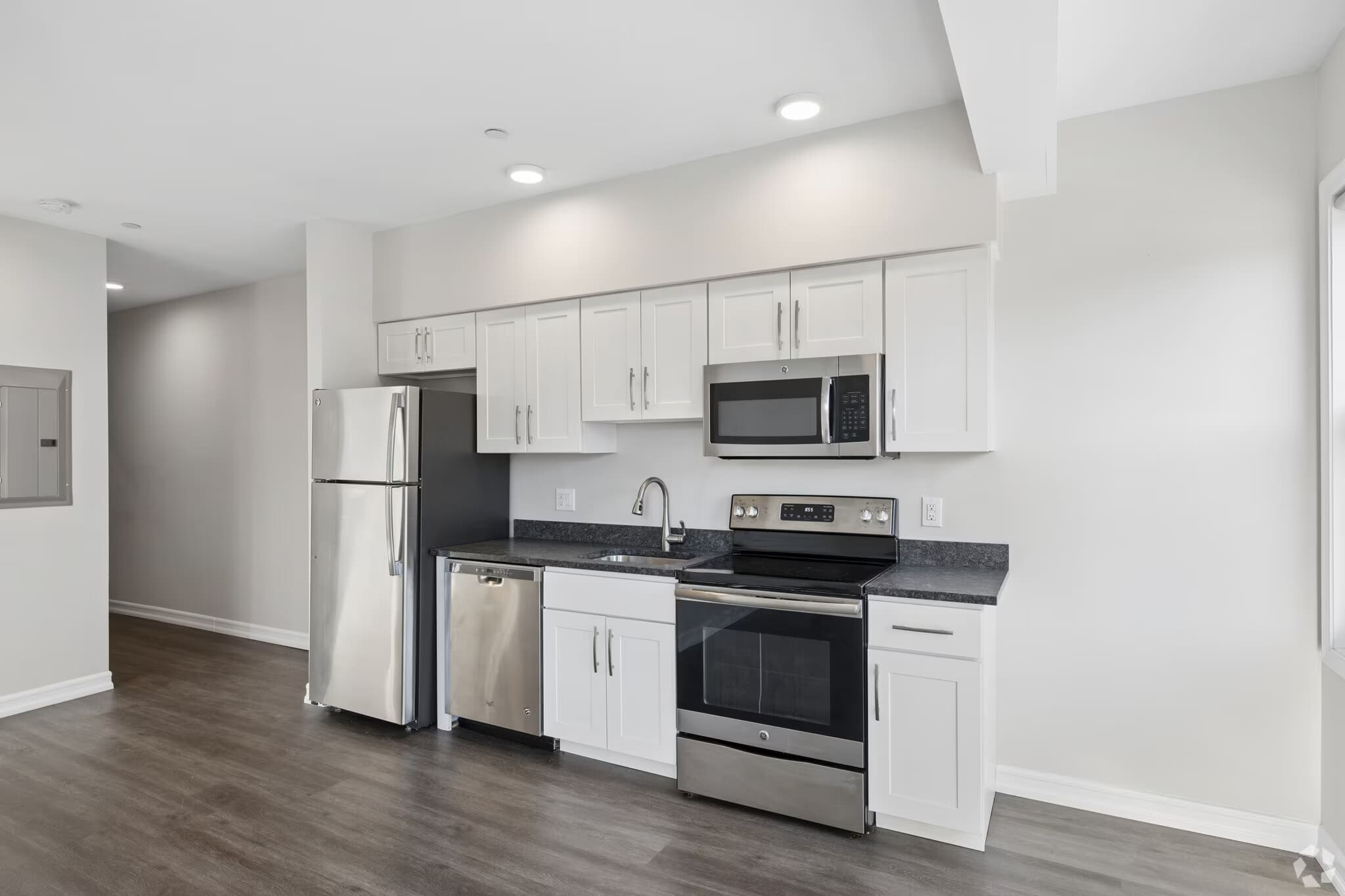 125 Atwells – photo 1