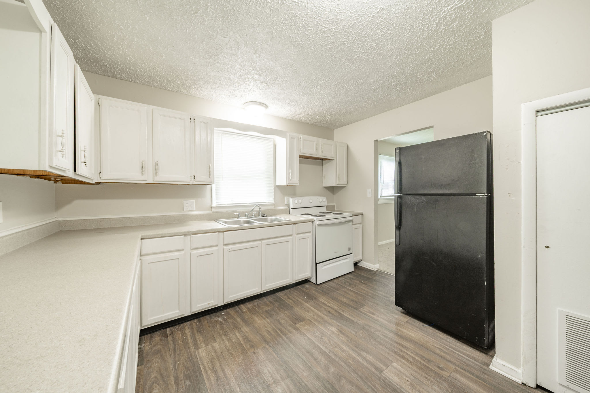 2250 North Goodlet Avenue – photo 5