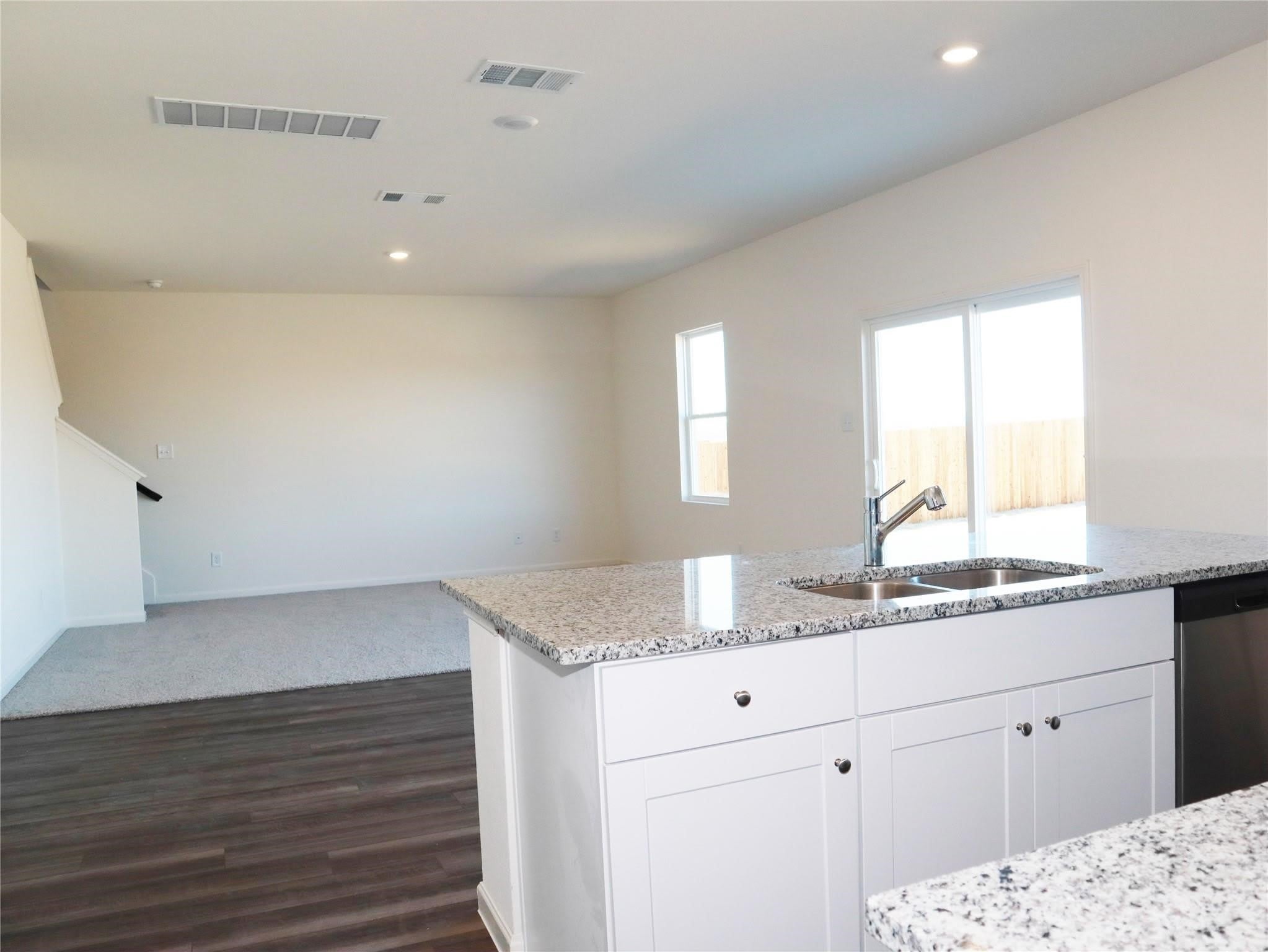 831 Lexington Lane – photo 3
