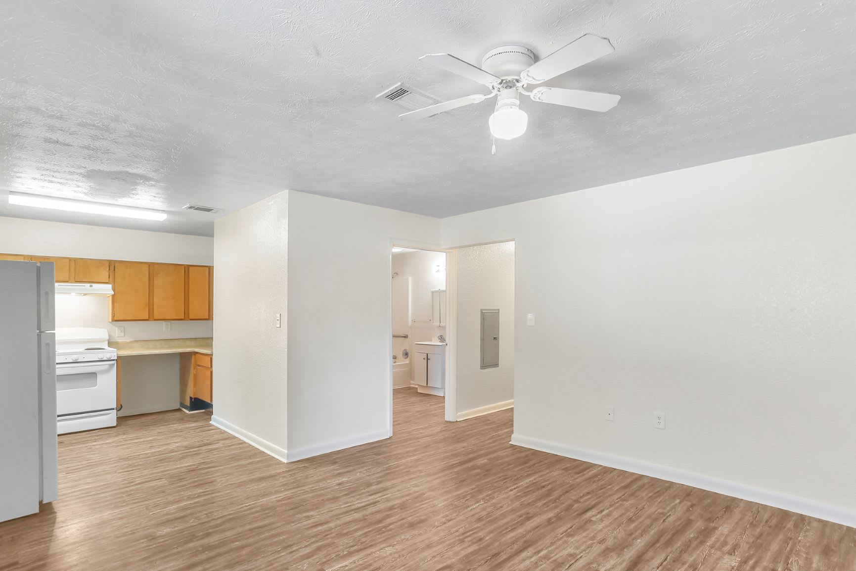 Cypress Meadows Apartments – photo 2