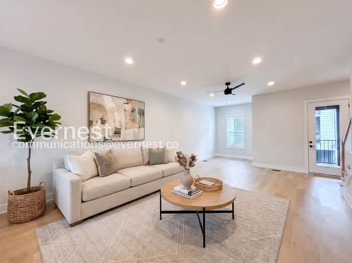 1011 44Th Avenue North – photo 3
