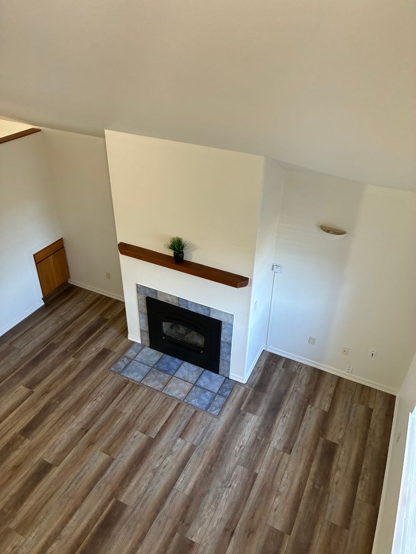 SPACIOUS 3 BEDROOM 2 BATH DUPLEX IN BEAUTIFUL COOS BAY! – photo 4