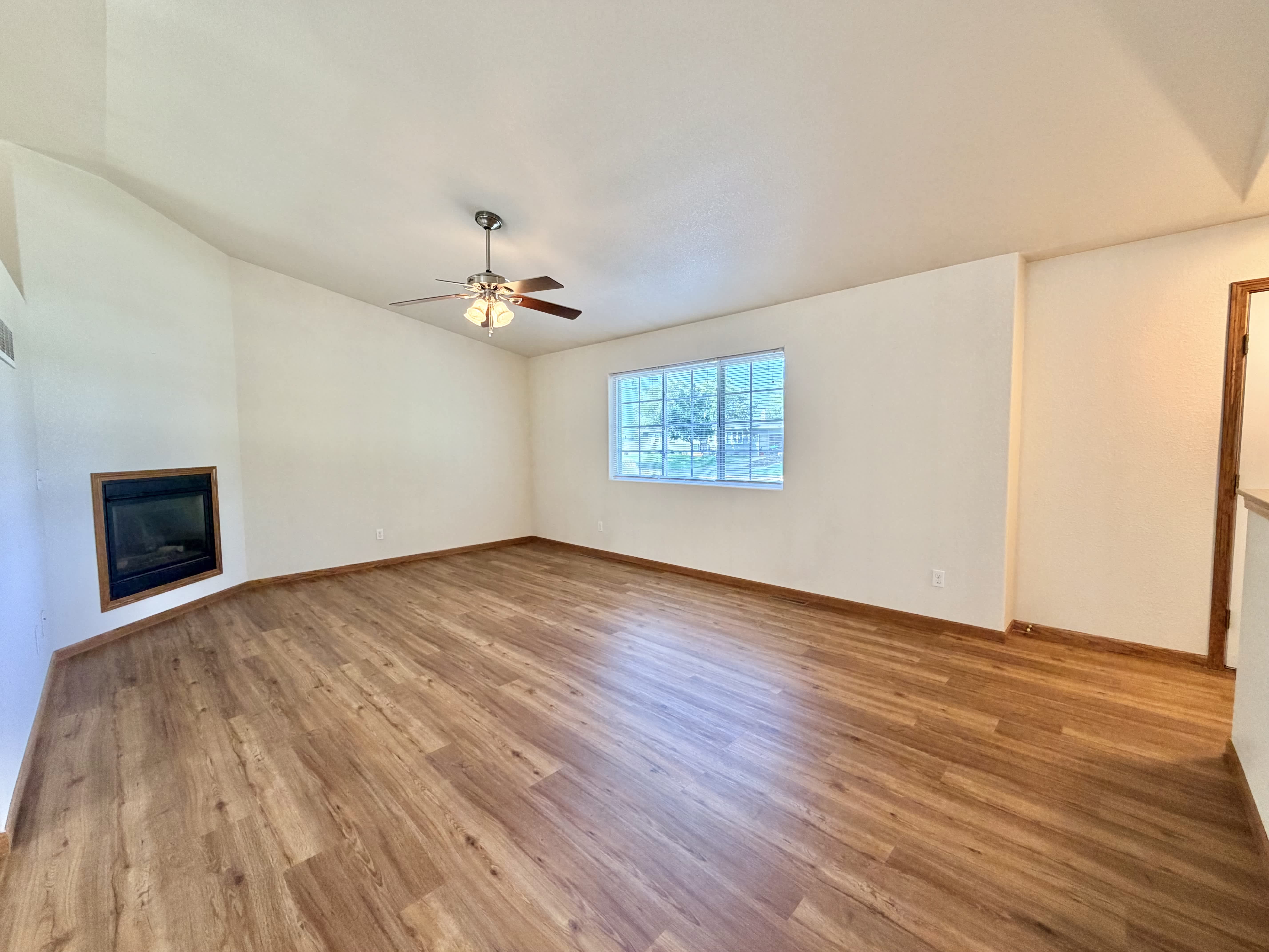 275 S 21st St Ct – photo 5