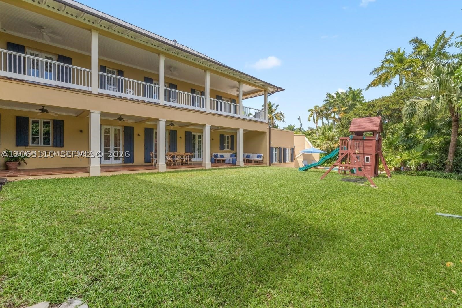 685 Harbor Ln – photo 4