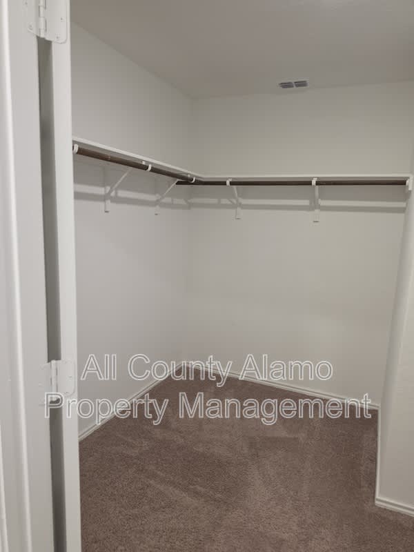 5702 Repeating Wy – photo 4