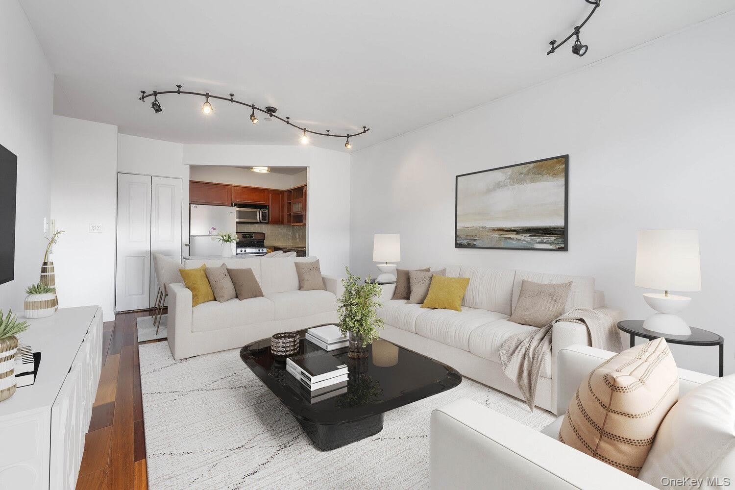 30 85 Vernon Boulevard – photo 2