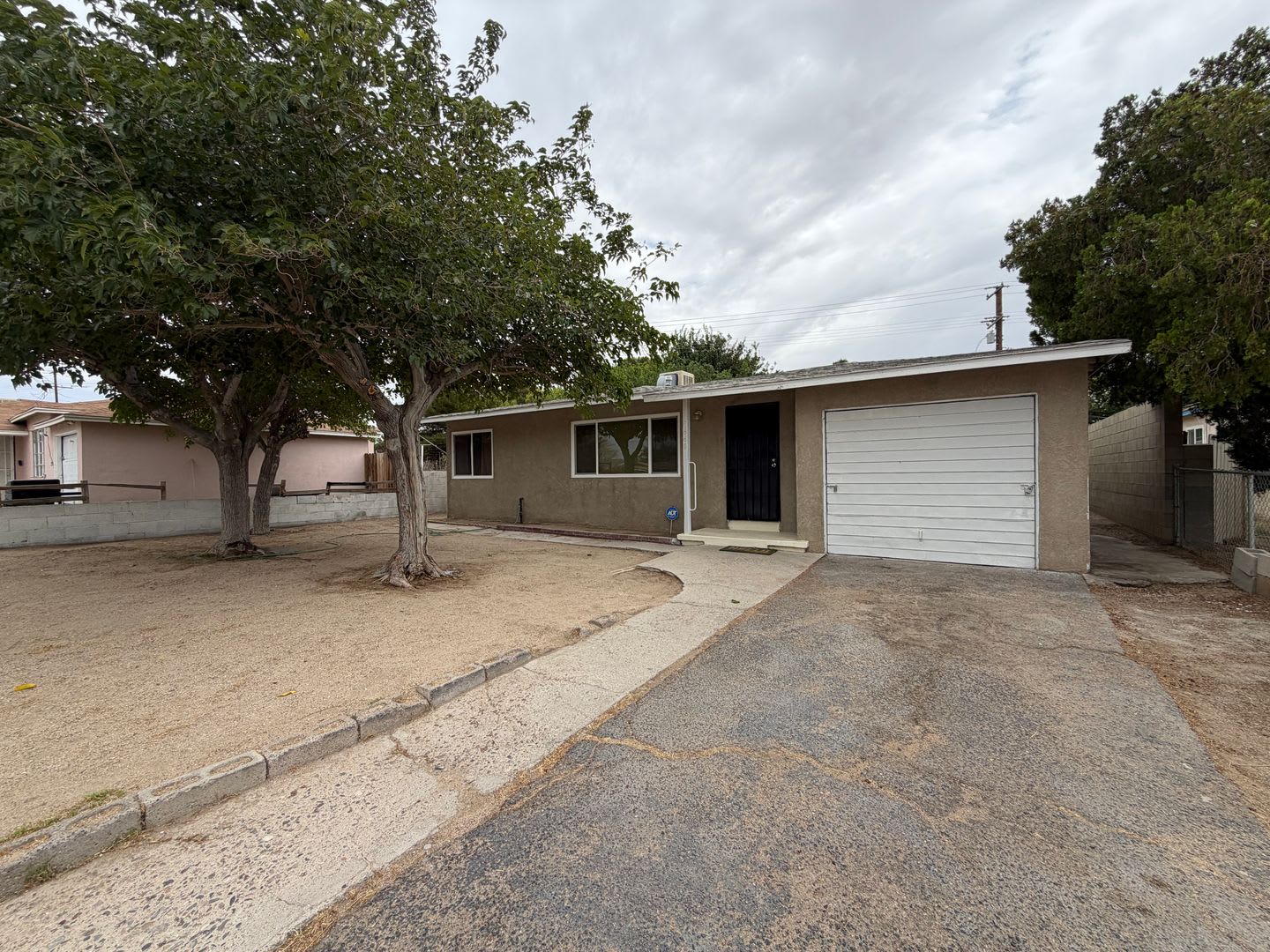 Move In Special 1 2 Off 1St Month S Rent Oac 650 Credit Score On A 1 Year Lease 4 Bedroom 2 Bathroom House With Fenced Yard 1 Car Garage – photo 4