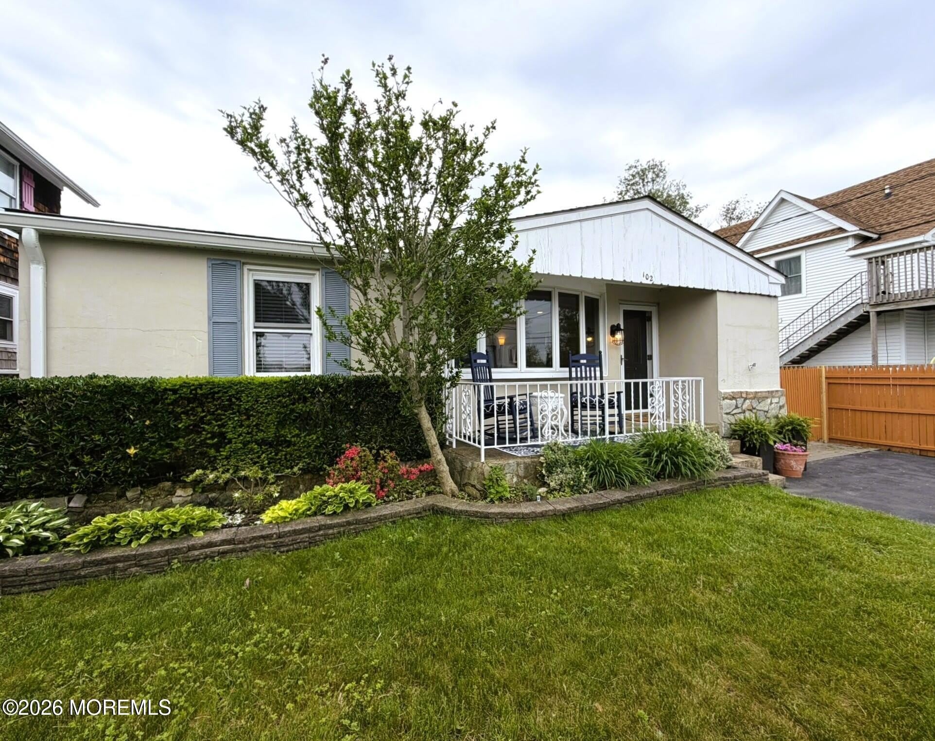 102 Columbia Avenue – photo 1