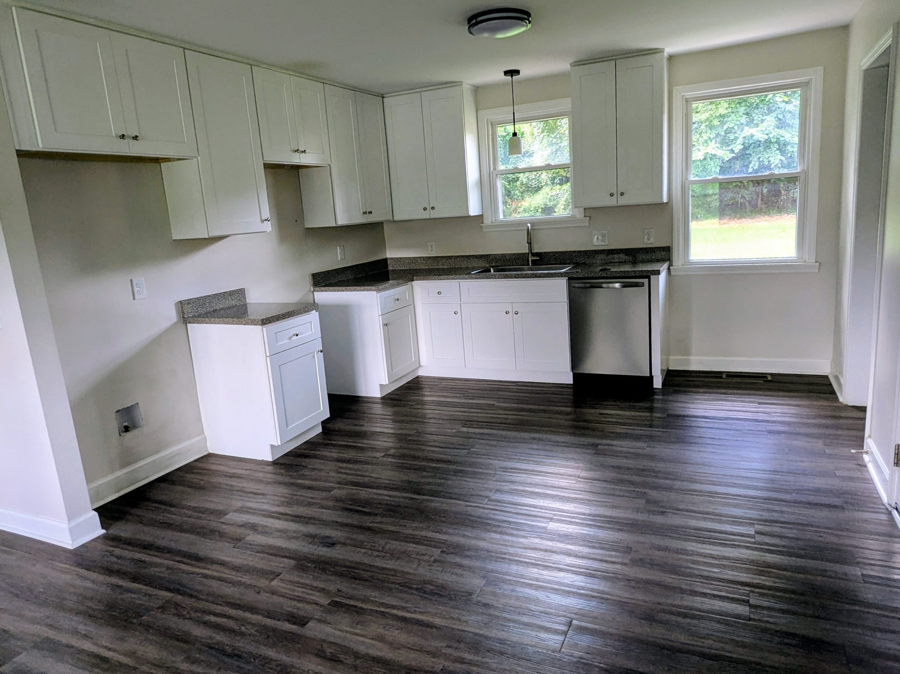 940 Colfax Drive – photo 2