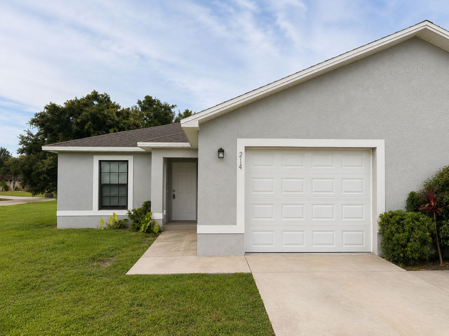 Welcome Home To This 3-Bedroom, 2-Bath, 1-Car Garage. – photo 1