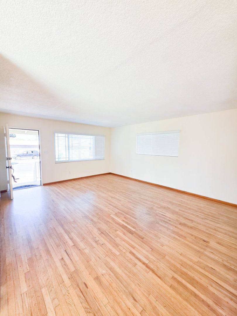 OPEN HOUSE: 8/29 10-11AM ~ 4BR House in Clairemont with 2 Car Garage! – photo 3