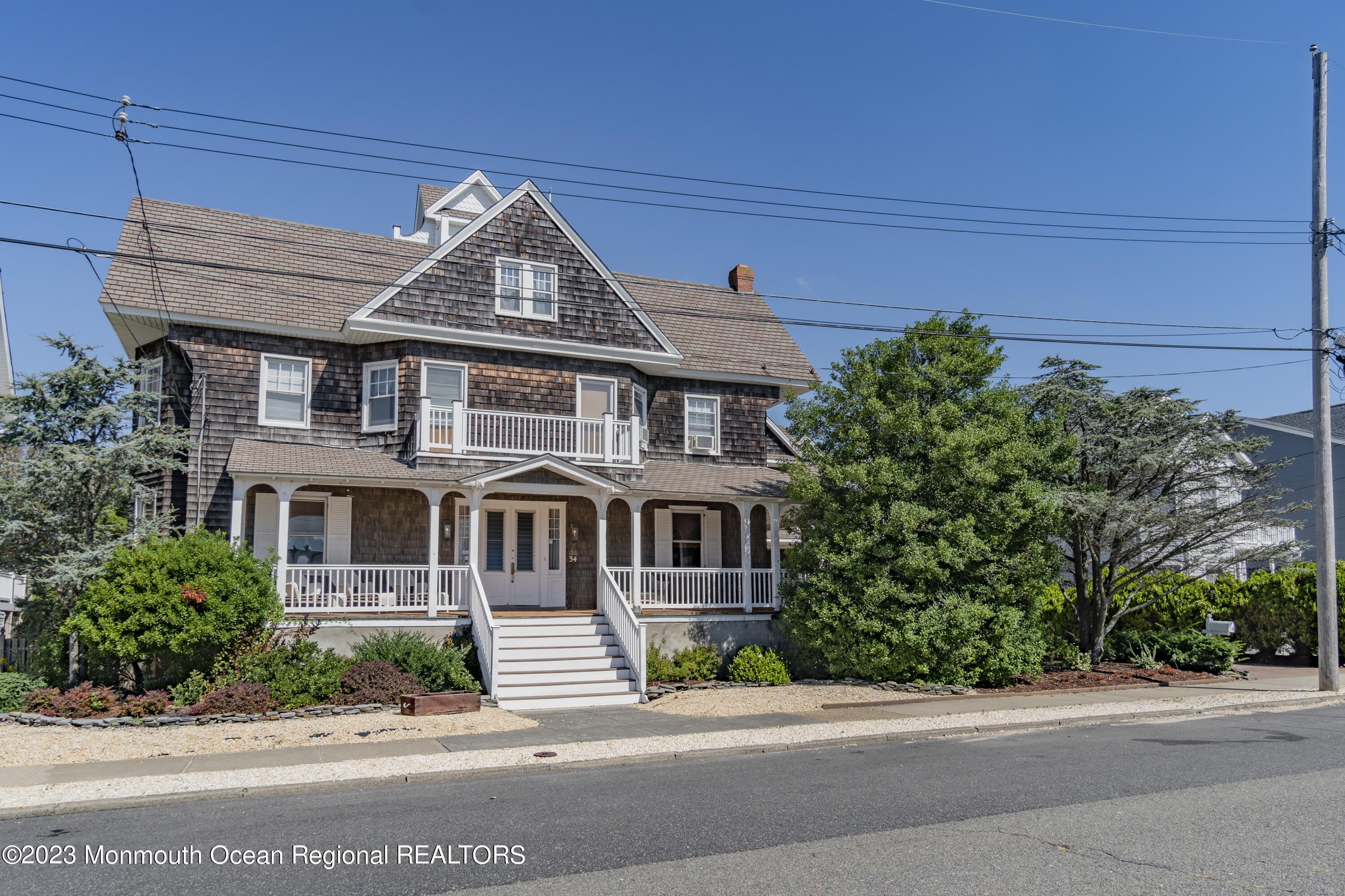 34 4th Avenue – photo 2