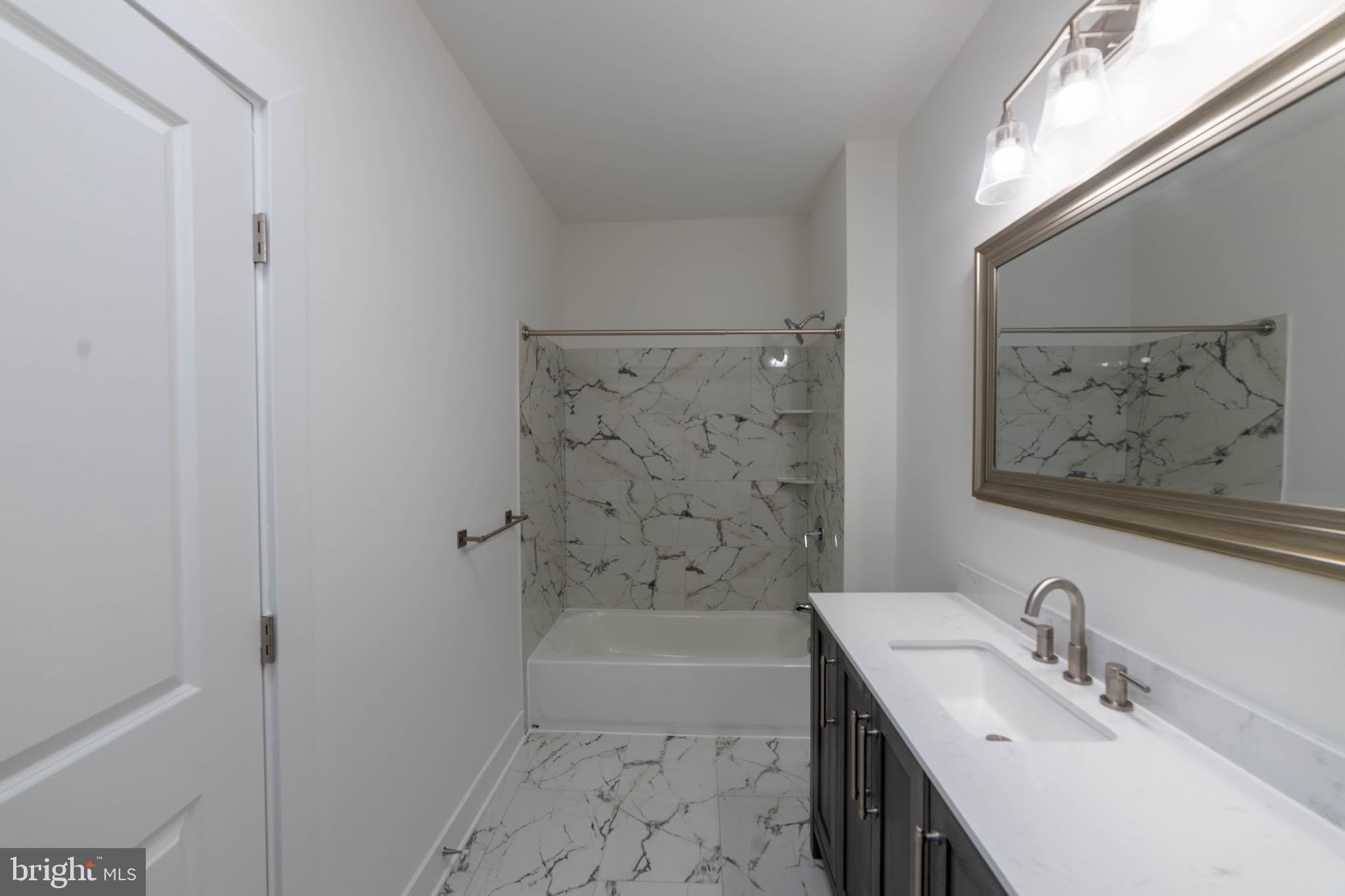 2721 W MOSHER Street – photo 2