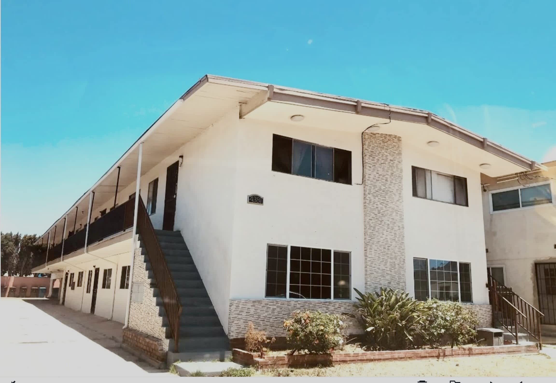4381 W 134th St – photo 1