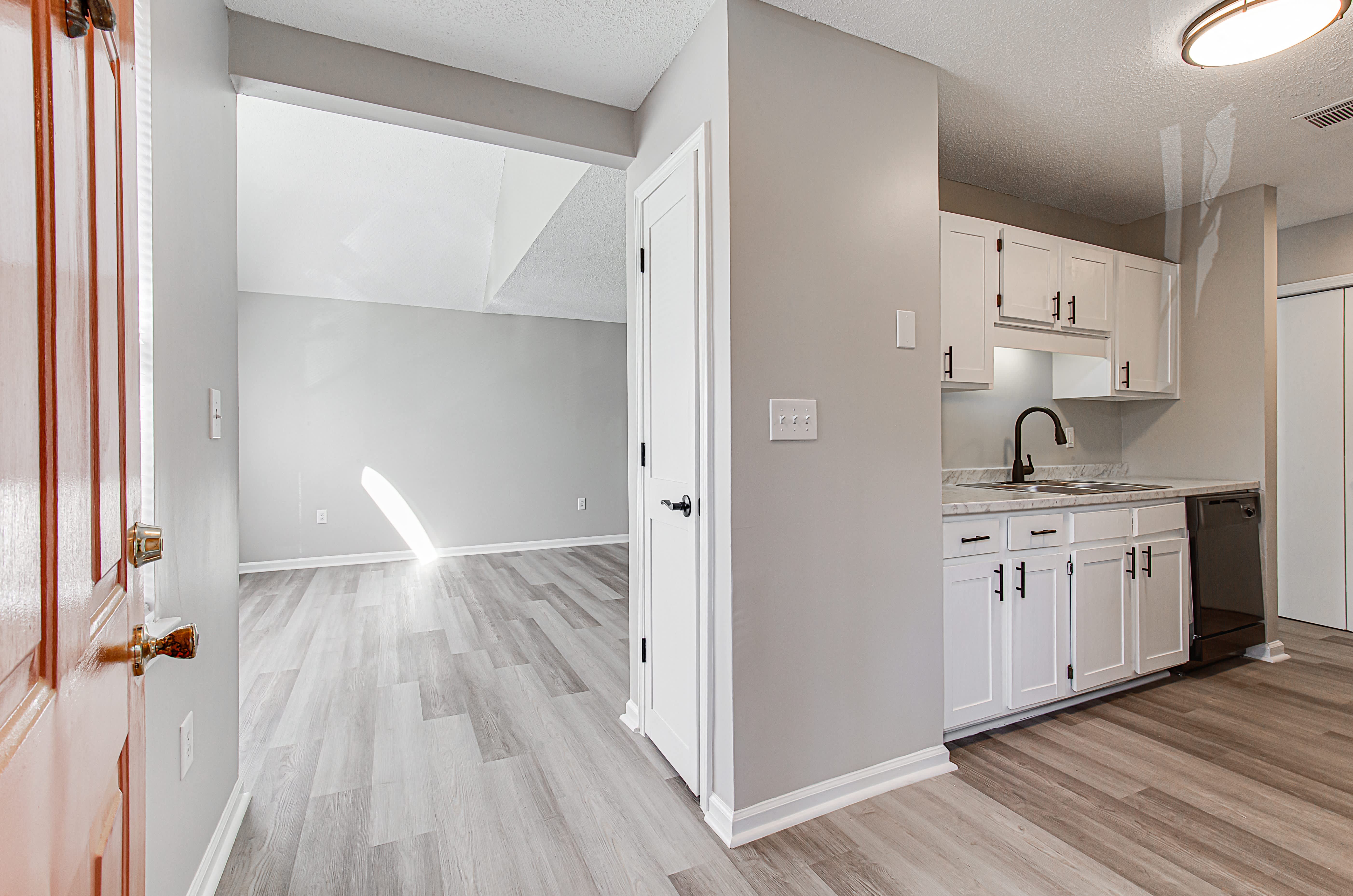 Salem Glen Apartments – photo 4
