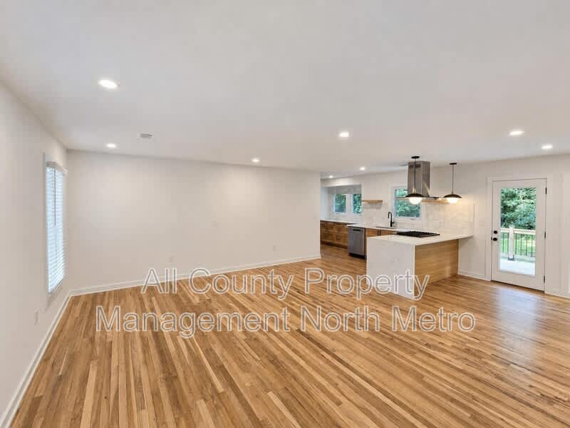 4335 King Springs Road SE – photo 2
