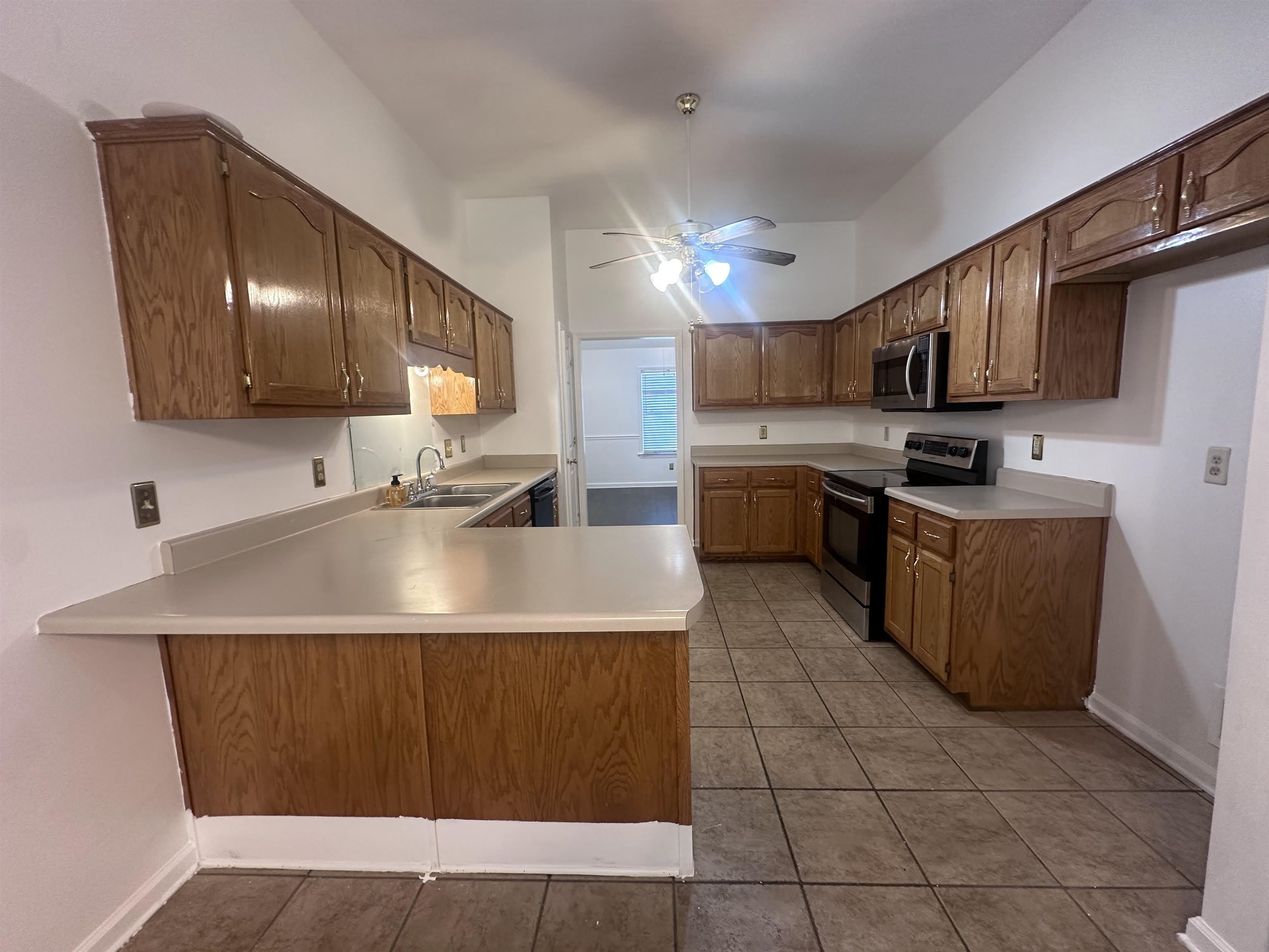 8305 CRIMSON CREEK Dr – photo 2