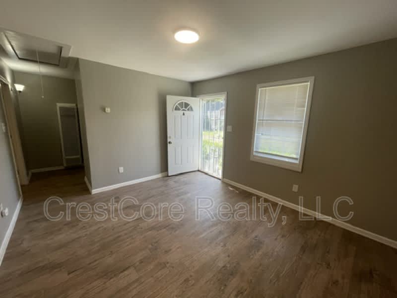 1572 Hanauer St – photo 4