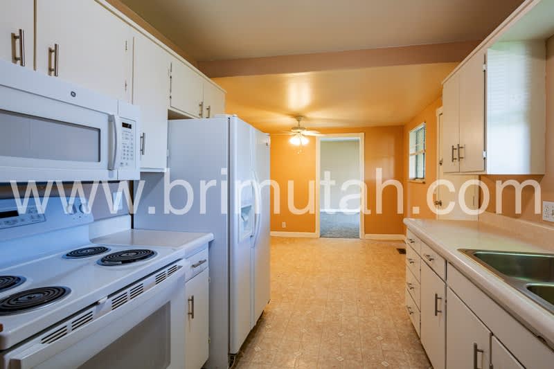 1561 E Delaware Lane – photo 3