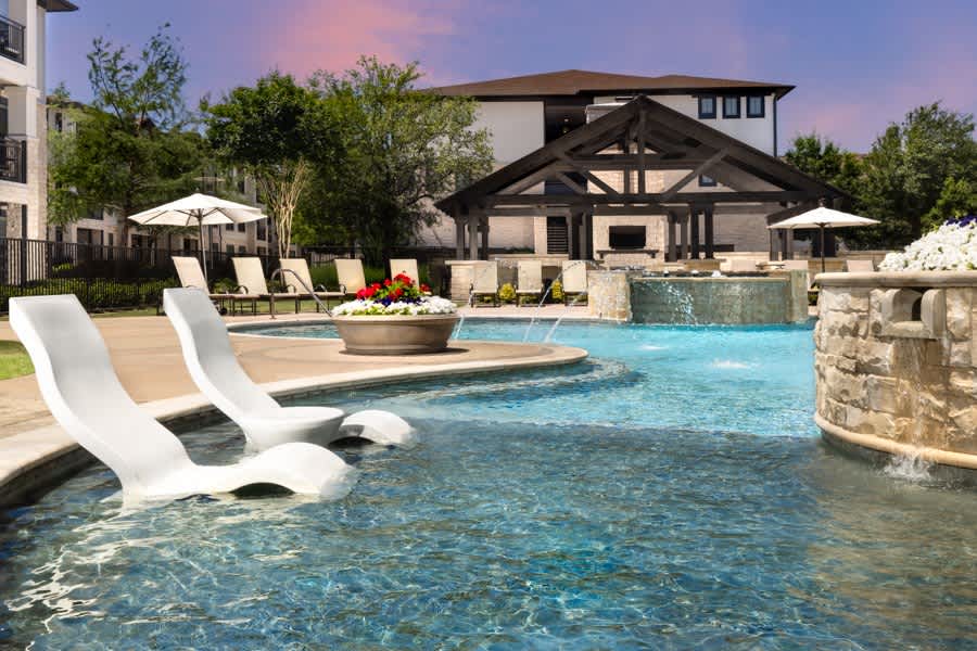 StoneLedge Apartments Grapevine – photo 2