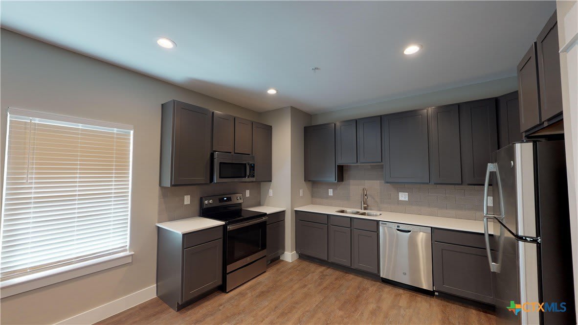 311 Craddock Avenue – photo 4