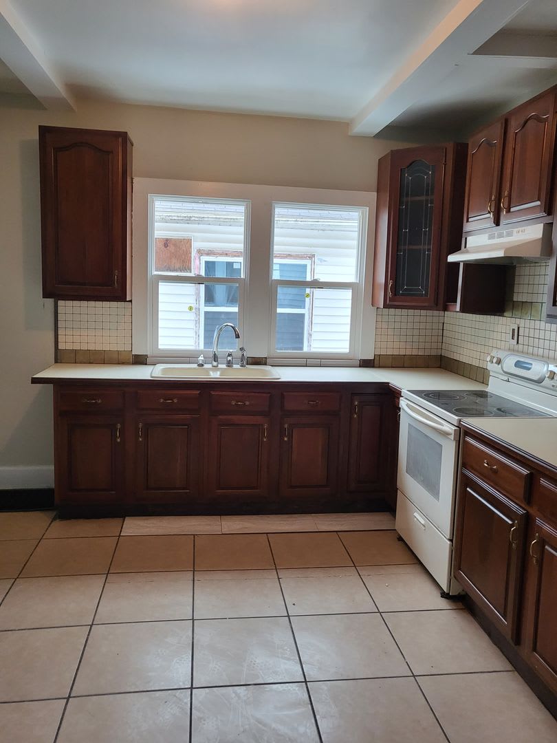 4 Bed 1 bath – photo 3