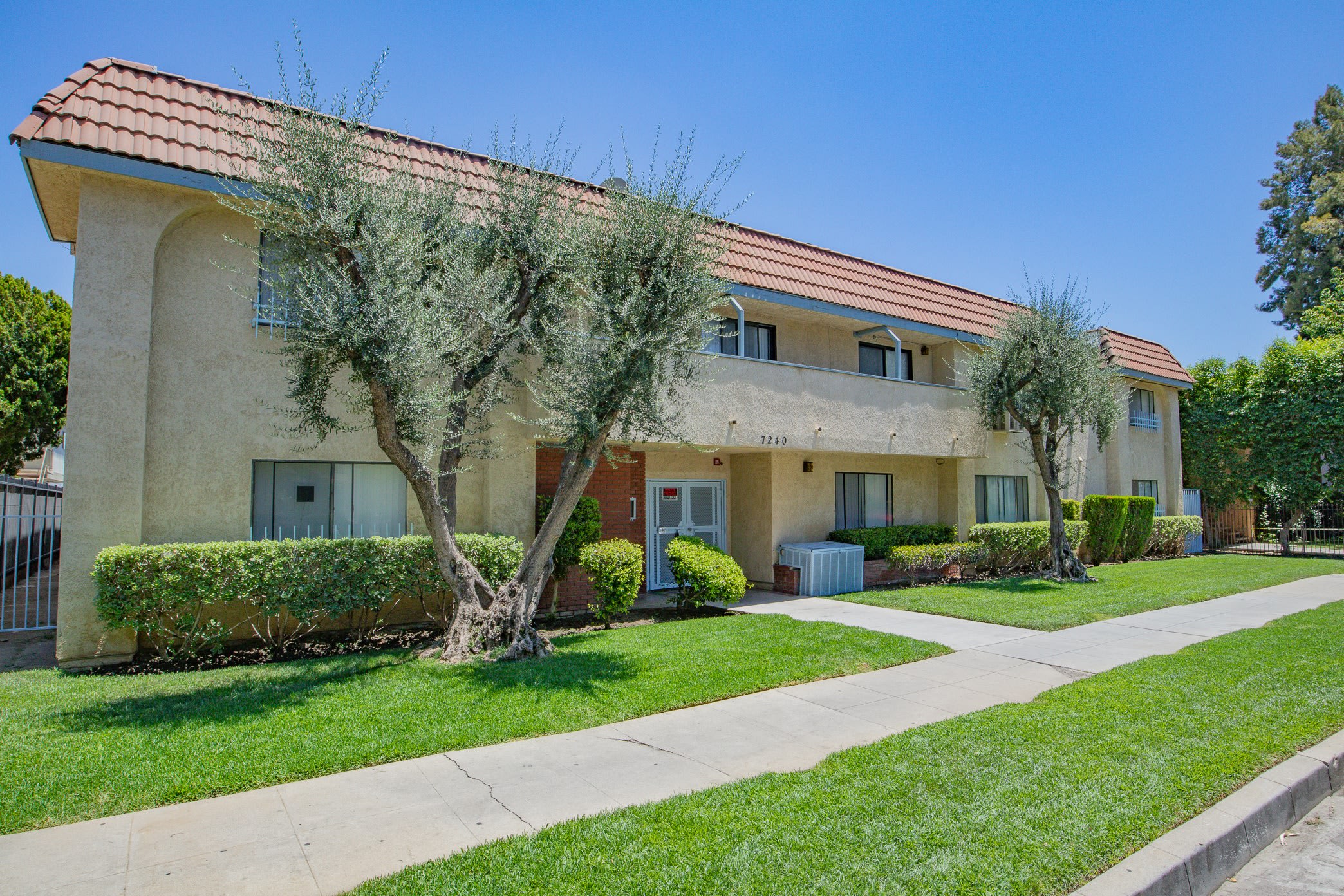 Jordan Apartments – photo 1