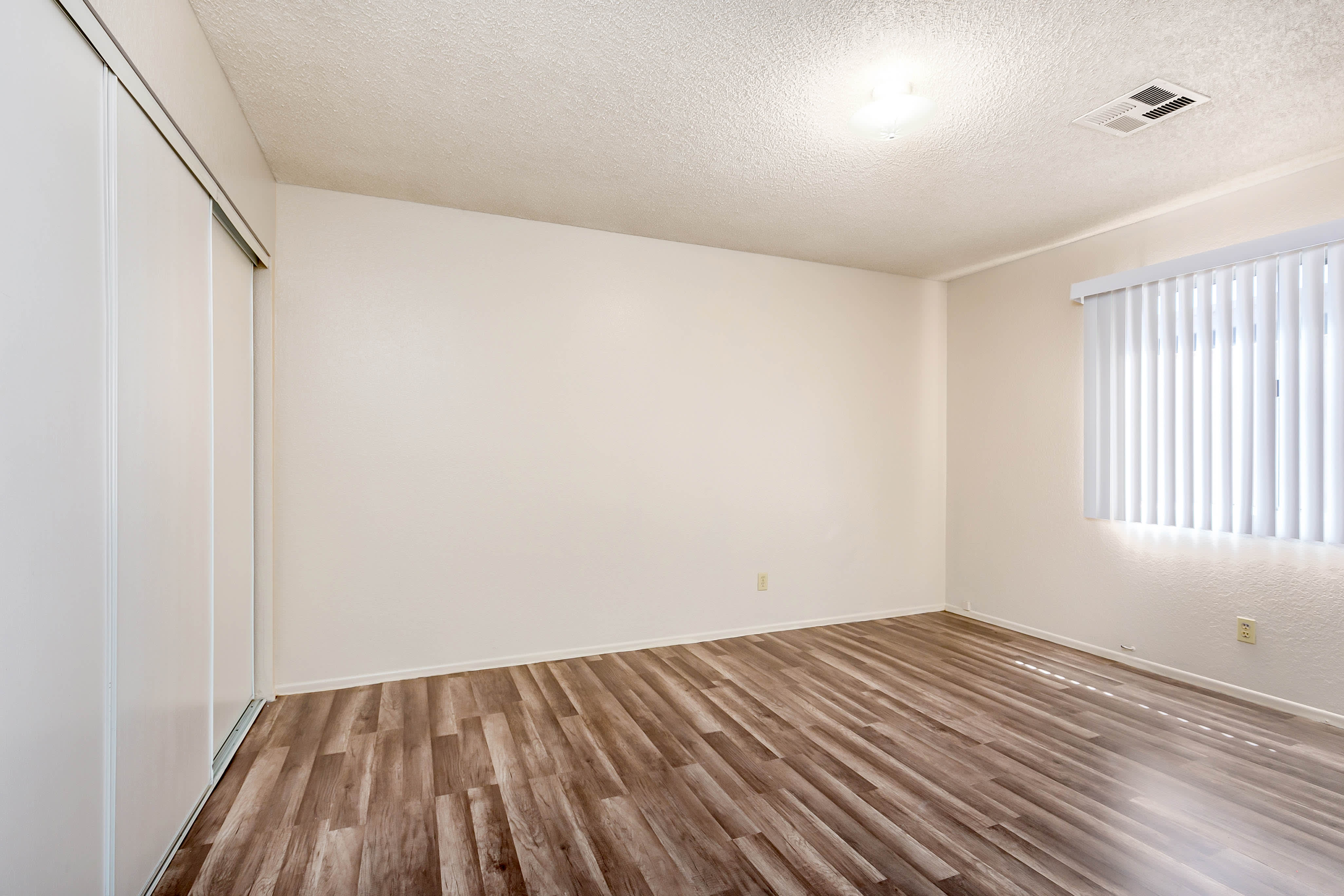 550 E Ave H 14 – photo 2