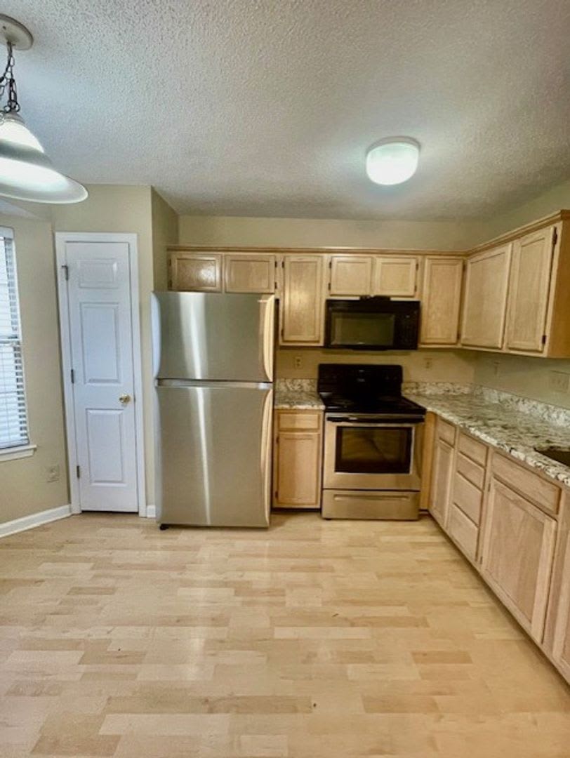 Beautiful, spacious Ballantyne Area Ranch for rent! This beautiful 3 BRs, 2 BA home – photo 5