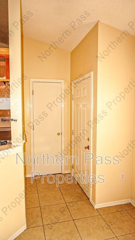 3559 Oasis – photo 2