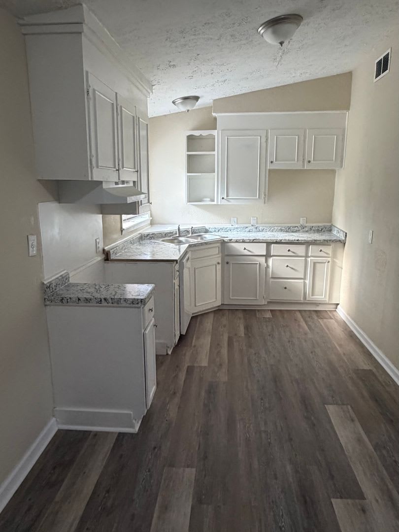 Move In Ready 3Br 1 5Ba Home In South Jackson Spacious Living Convenient Location – photo 2