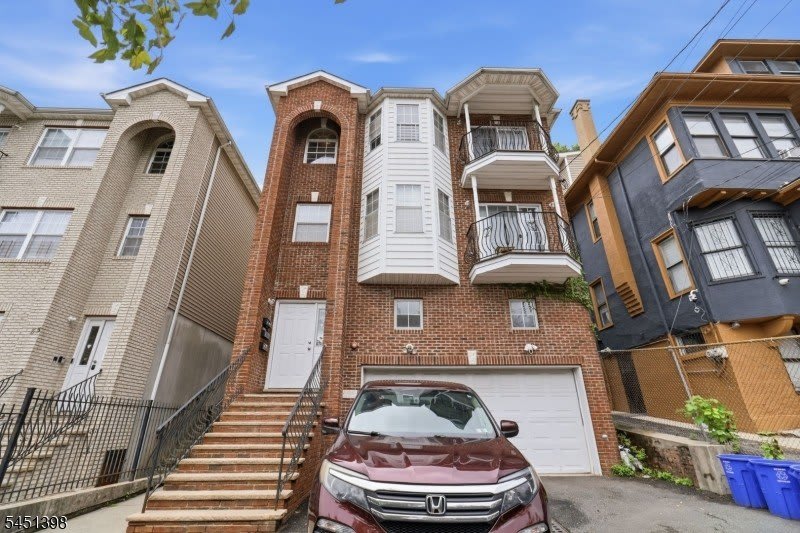 83 Farley Ave – photo 2