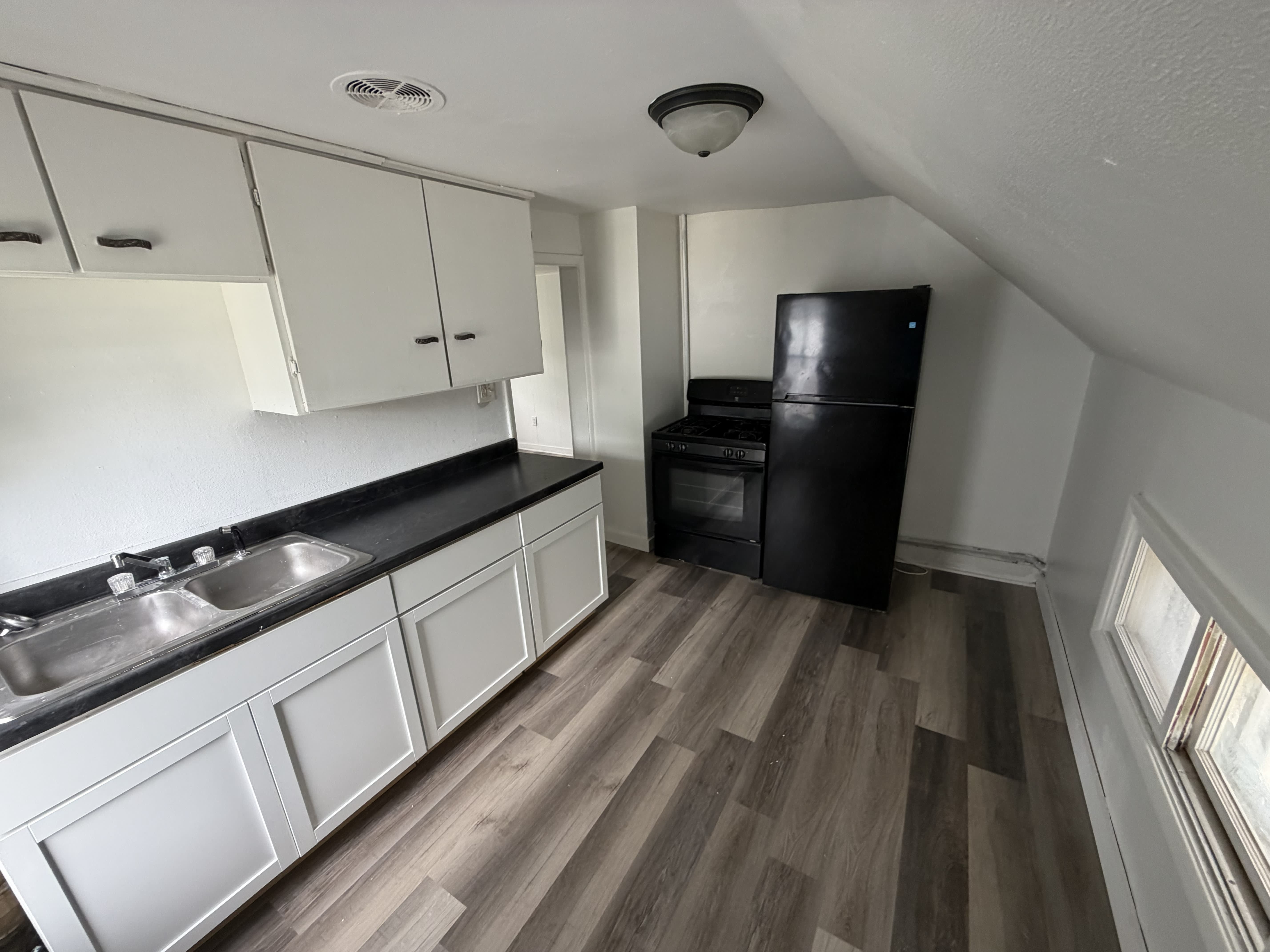 527 9th Street Southwest – photo 2