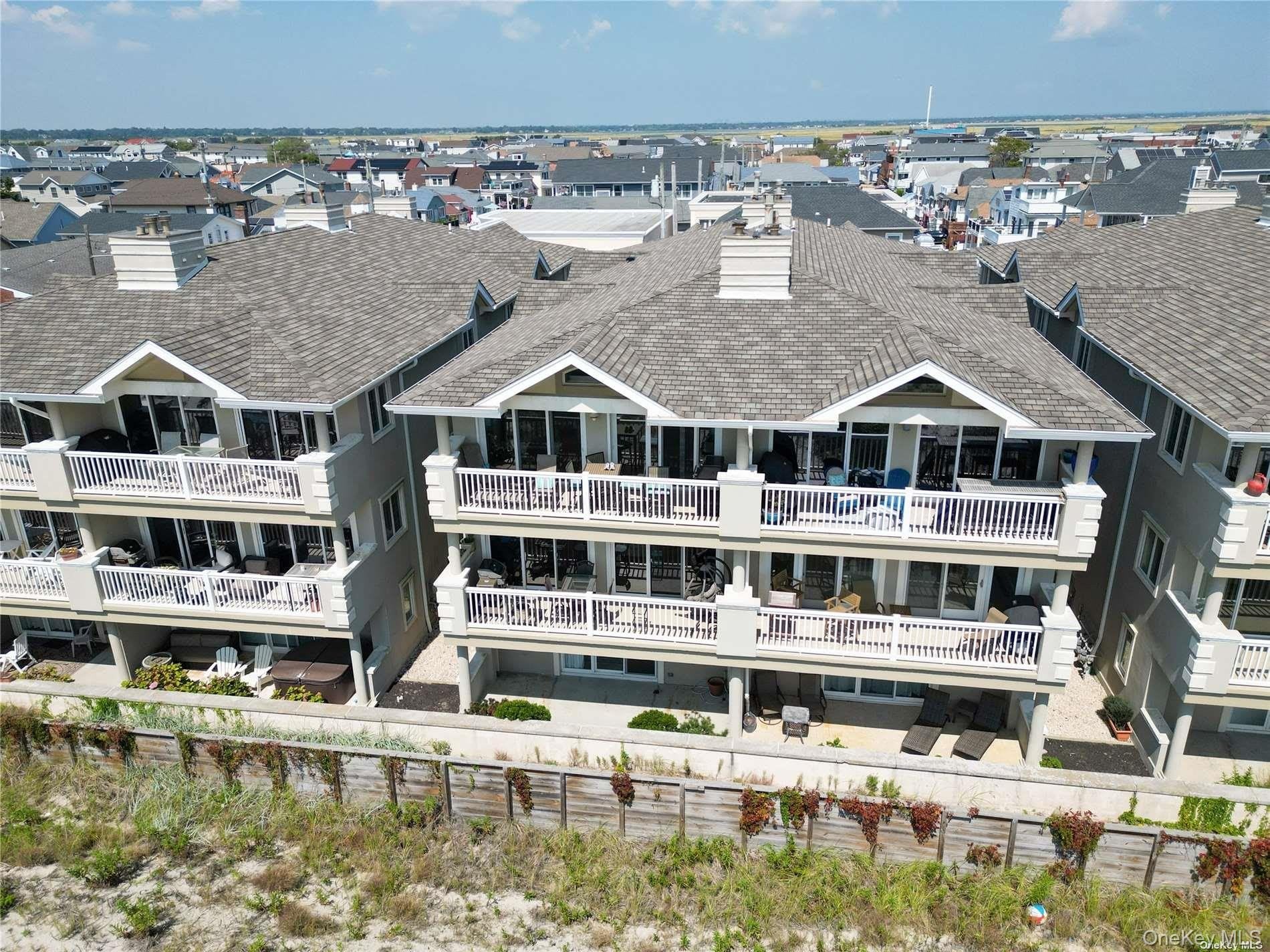 1051 Oceanfront – photo 1