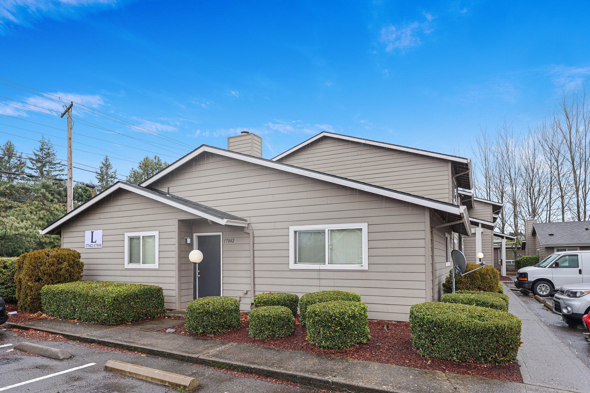 Applegate – photo 4