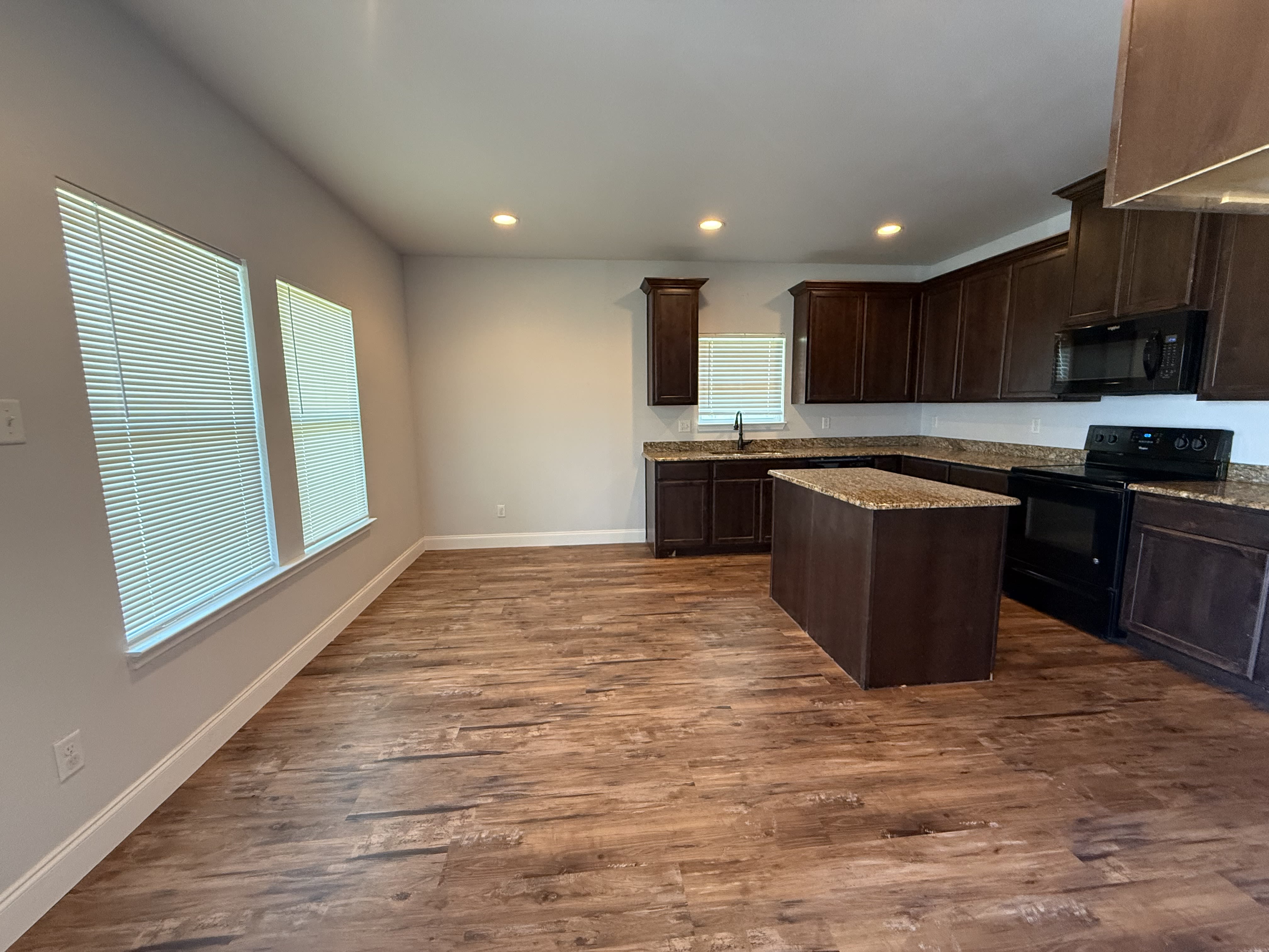 4705 Henry St – photo 3