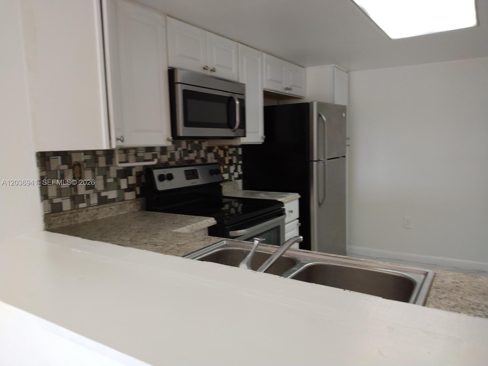 805 Southwest 113th Way – photo 5