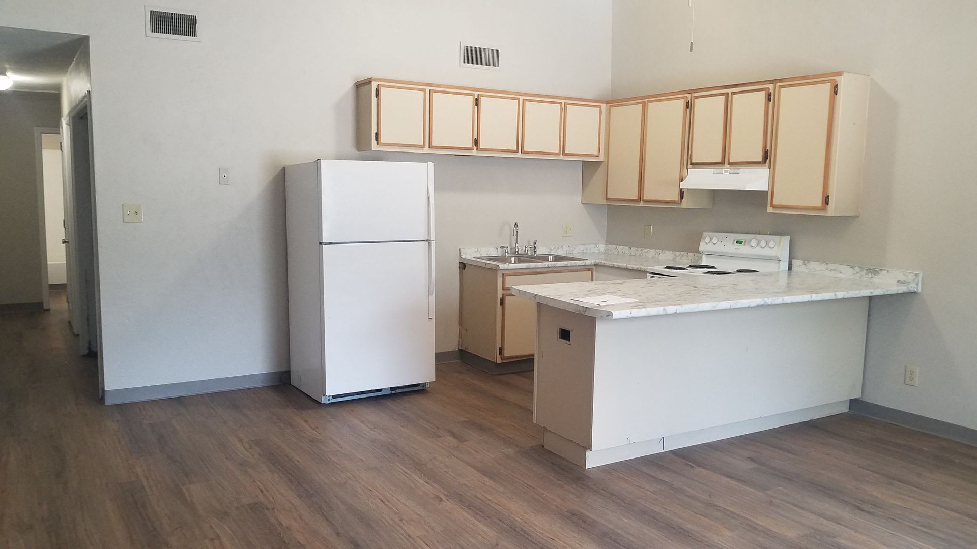 Check Out This 2 bedroom/1 bathroom Duplex! – photo 3