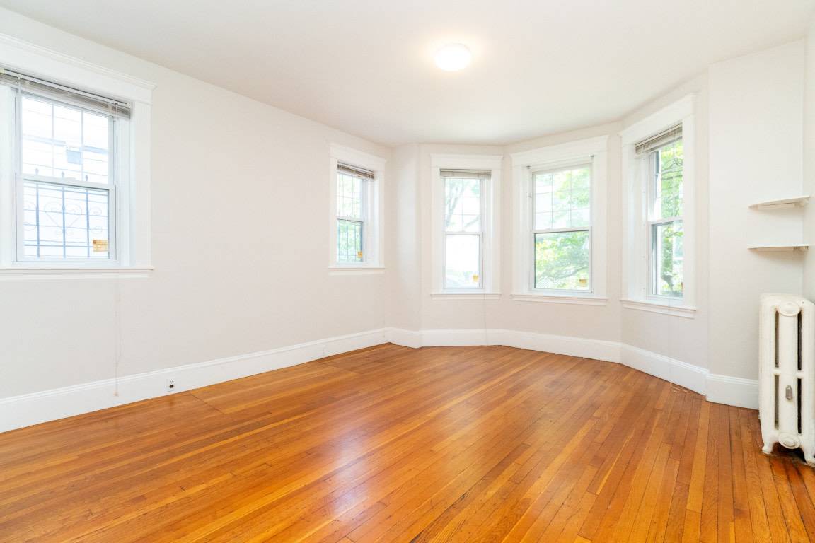 61 Quint Avenue – photo 3