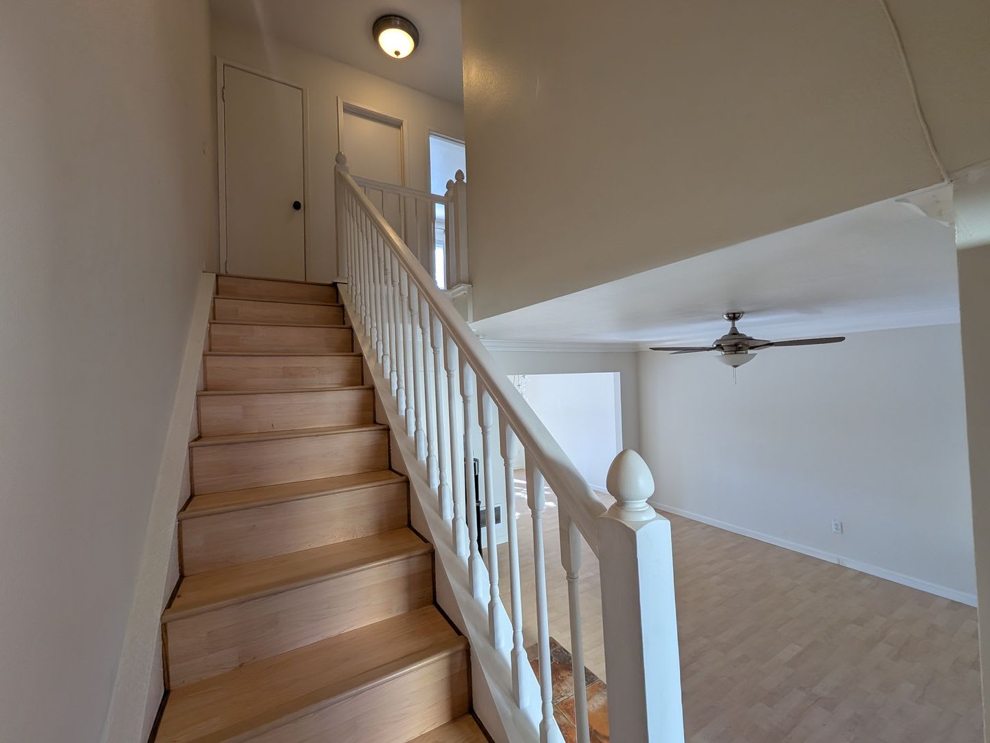 2 Bedroom Townhome with Balcony & Unbeatable Mission Valley Location! – photo 1