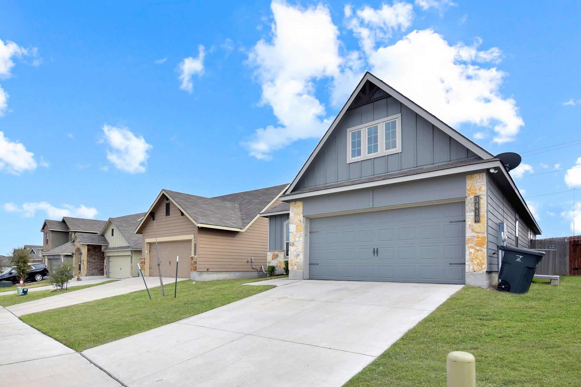 3410 Addison St – photo 2