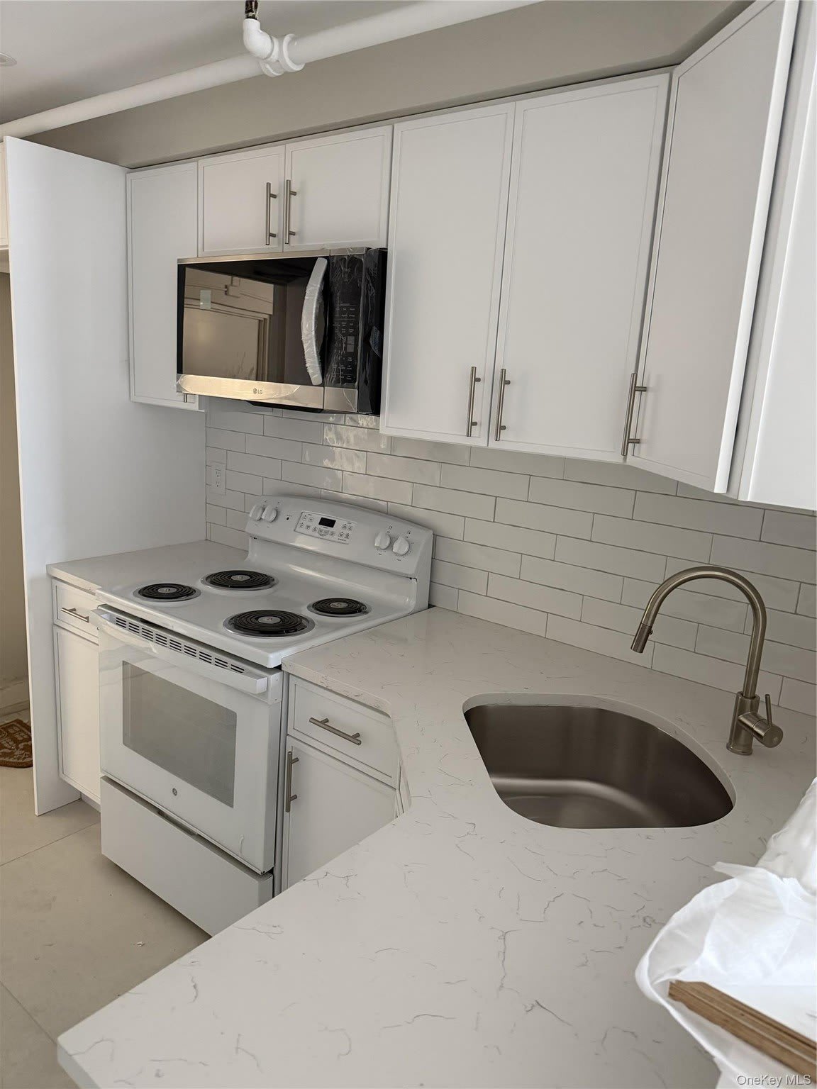 320 Post Avenue – photo 2