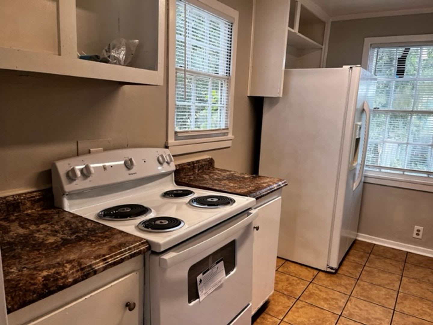 Charming 3BR/1BA Home Near VSU w/ Upgraded Kitchen & Hardwood Floors! – photo 3