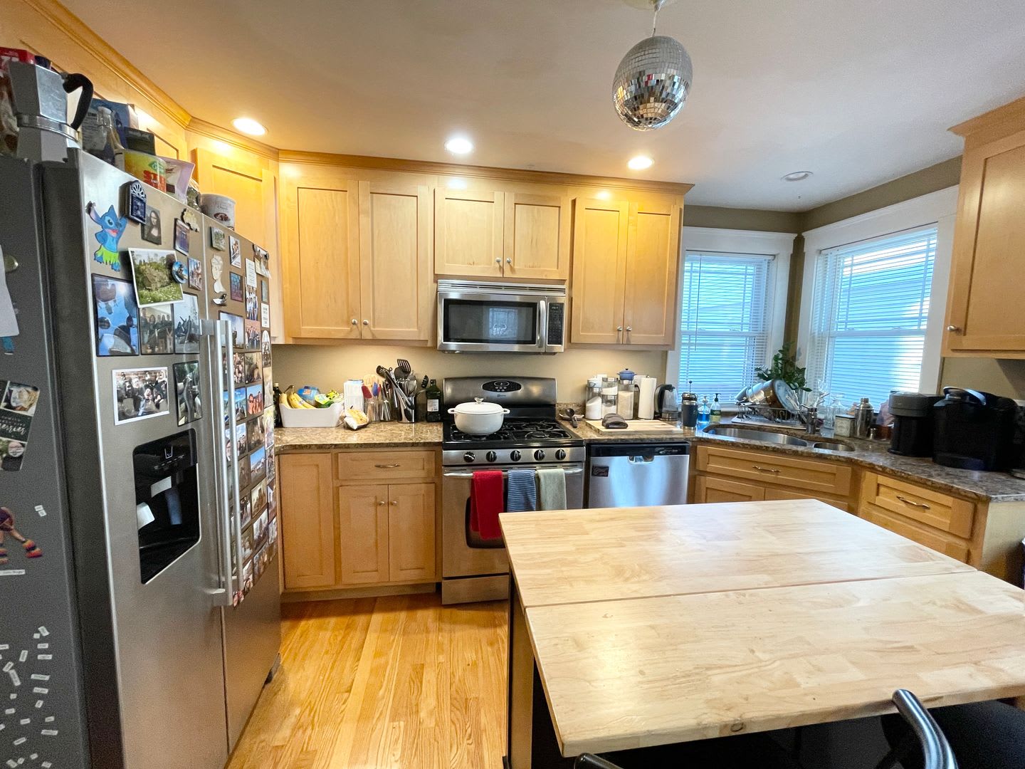 Mission Hill 4 Bed – 3.5 Bath – Central Air – Garage Parking – No Fee – 9/1 – photo 2