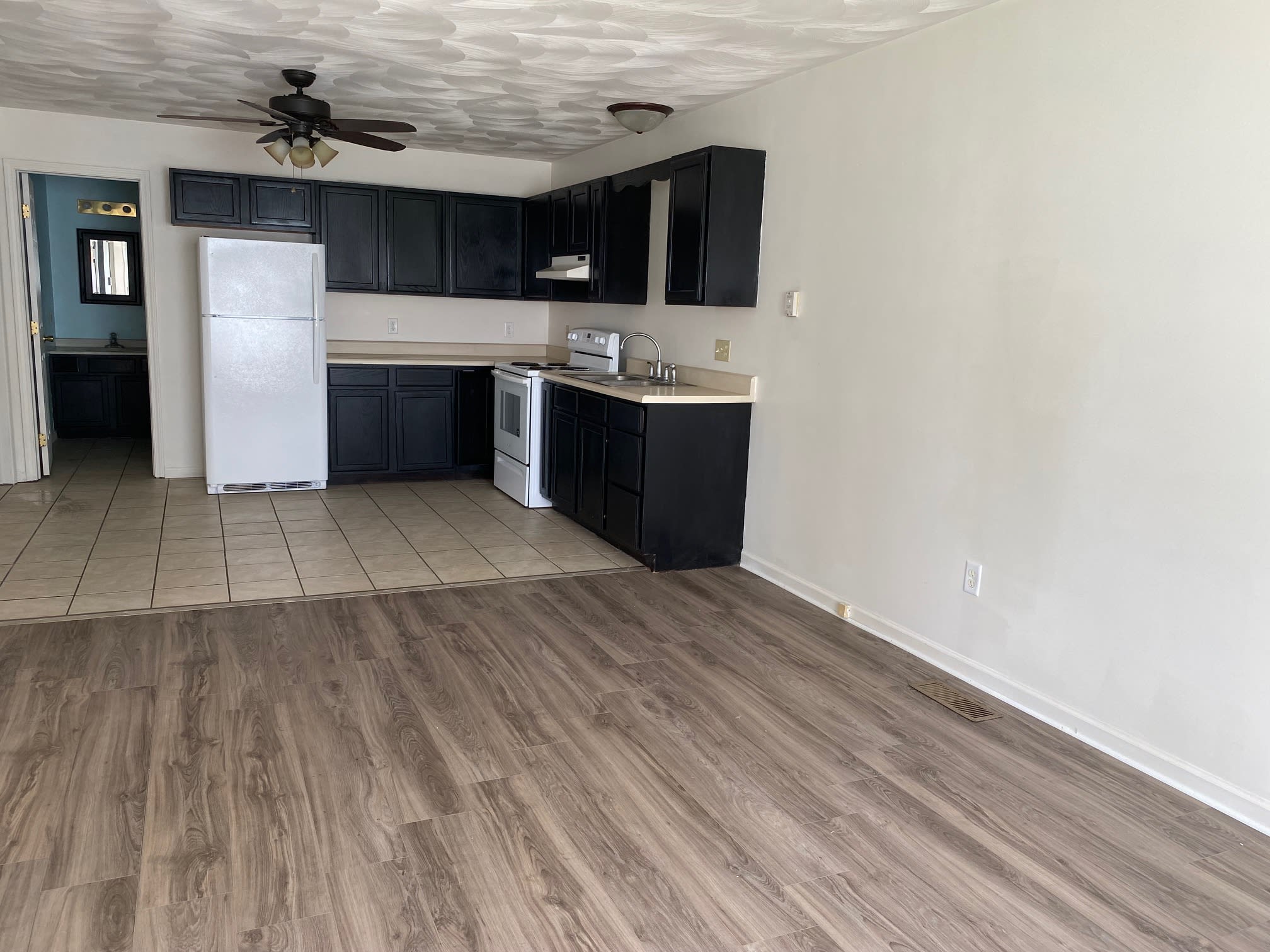 604 Forest St. – photo 2