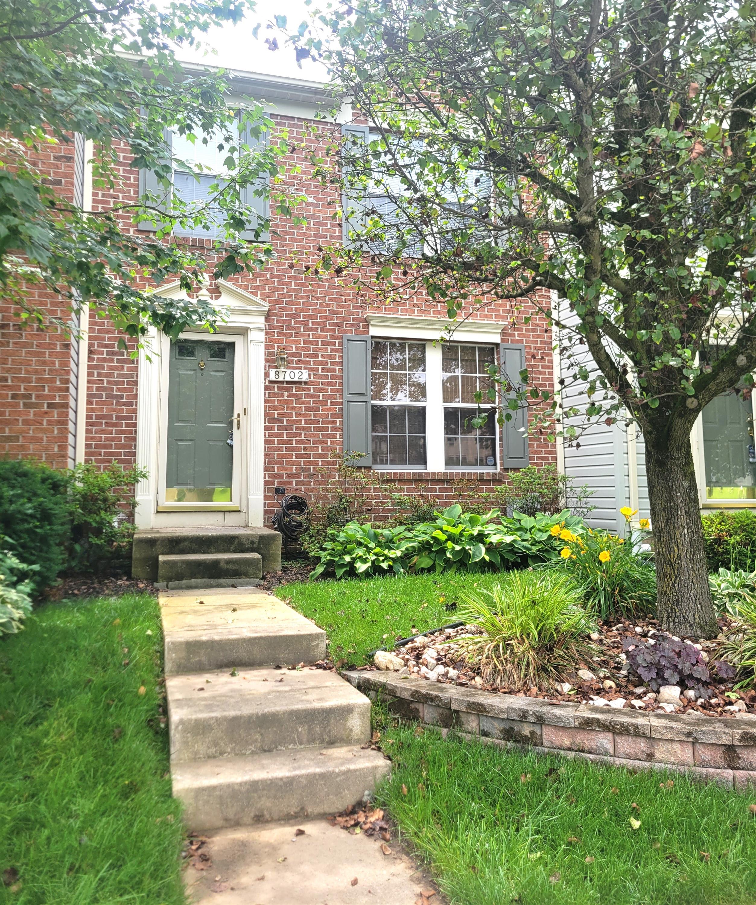 8702 Castlerock Court – photo 1
