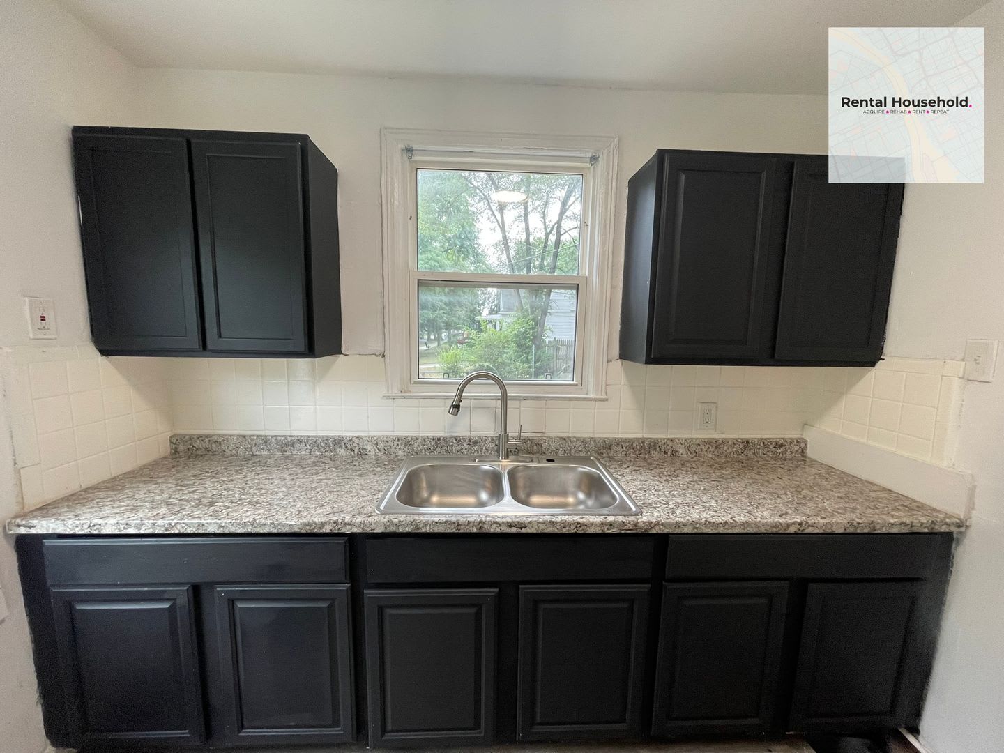 Recently Updated 3 Bedroom Single Family Home Move In Ready – photo 2